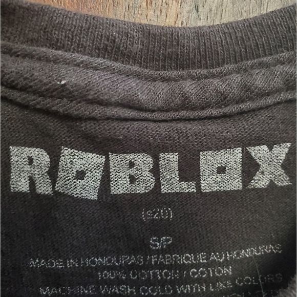 Roblox Tshirt - Picture 3 of 3